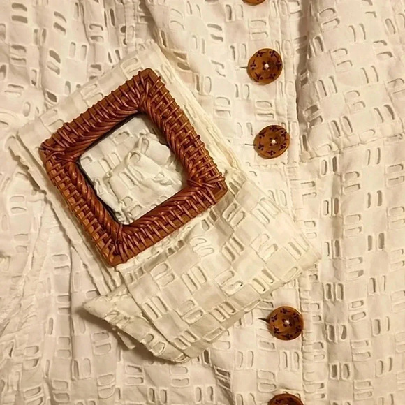 Anthropologie Belted Eyelet Lace Button Front Romper-size 10-NWOT-Never worn🤍 - Picture 3 of 9